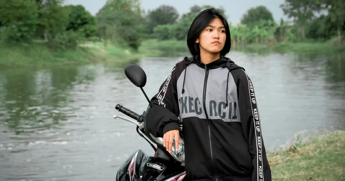 Ilustrasi artikel: Konveksi Jaket Varsity Custom Full Print Jawa Timur
